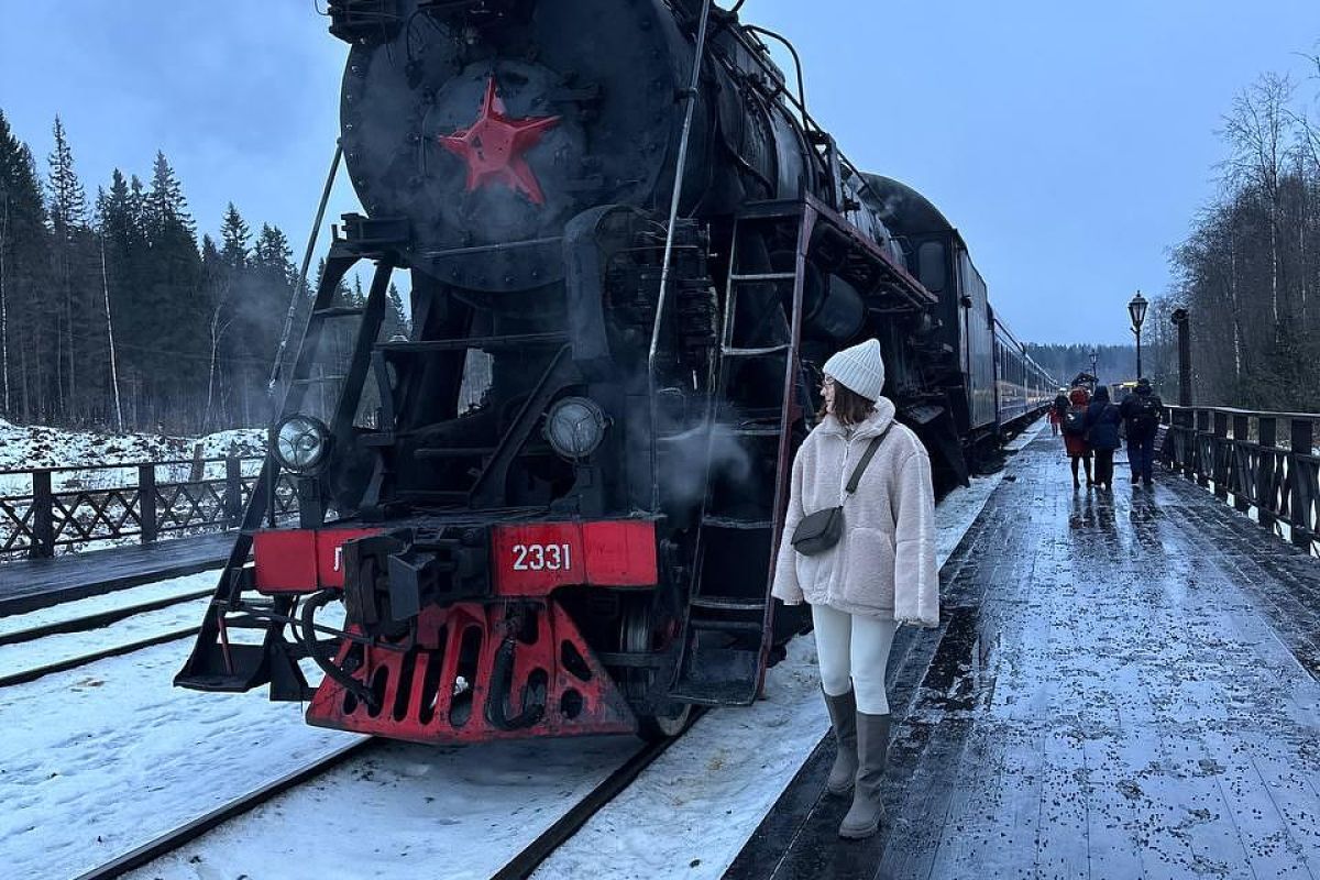 В новогоднюю Карелию на ретропоезде: водопады и Рускеала