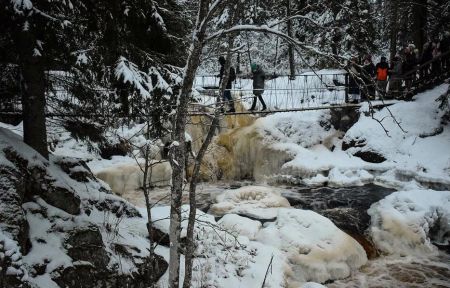 Большое путешествие по всей Карелии в Новый Год: водопады, Рускеала, Дед Мороз