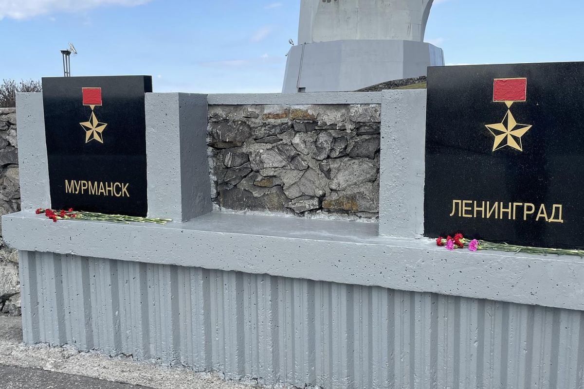 Мурманск и его атомное сердце - ледокол Ленин.