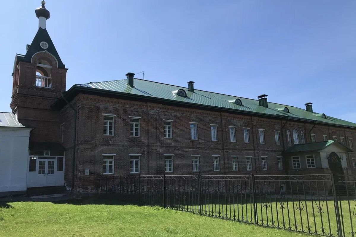 Гора Секирная. Ботанический сад.