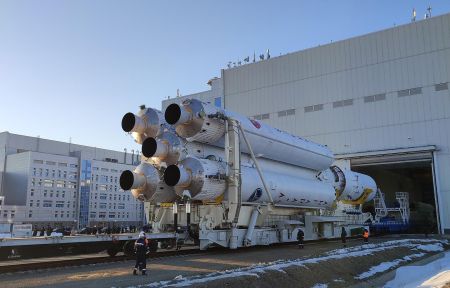 Космодром Восточный: вывоз и вертикализация РКН
