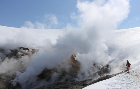 Экскурсия на вездеходе на Вилючинский перевал и Дачные источники