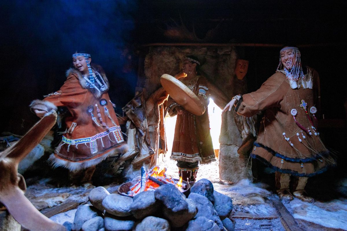 Этно-экскурсия и купание в Зеленовских озерках (Камчатка, экскурсия)