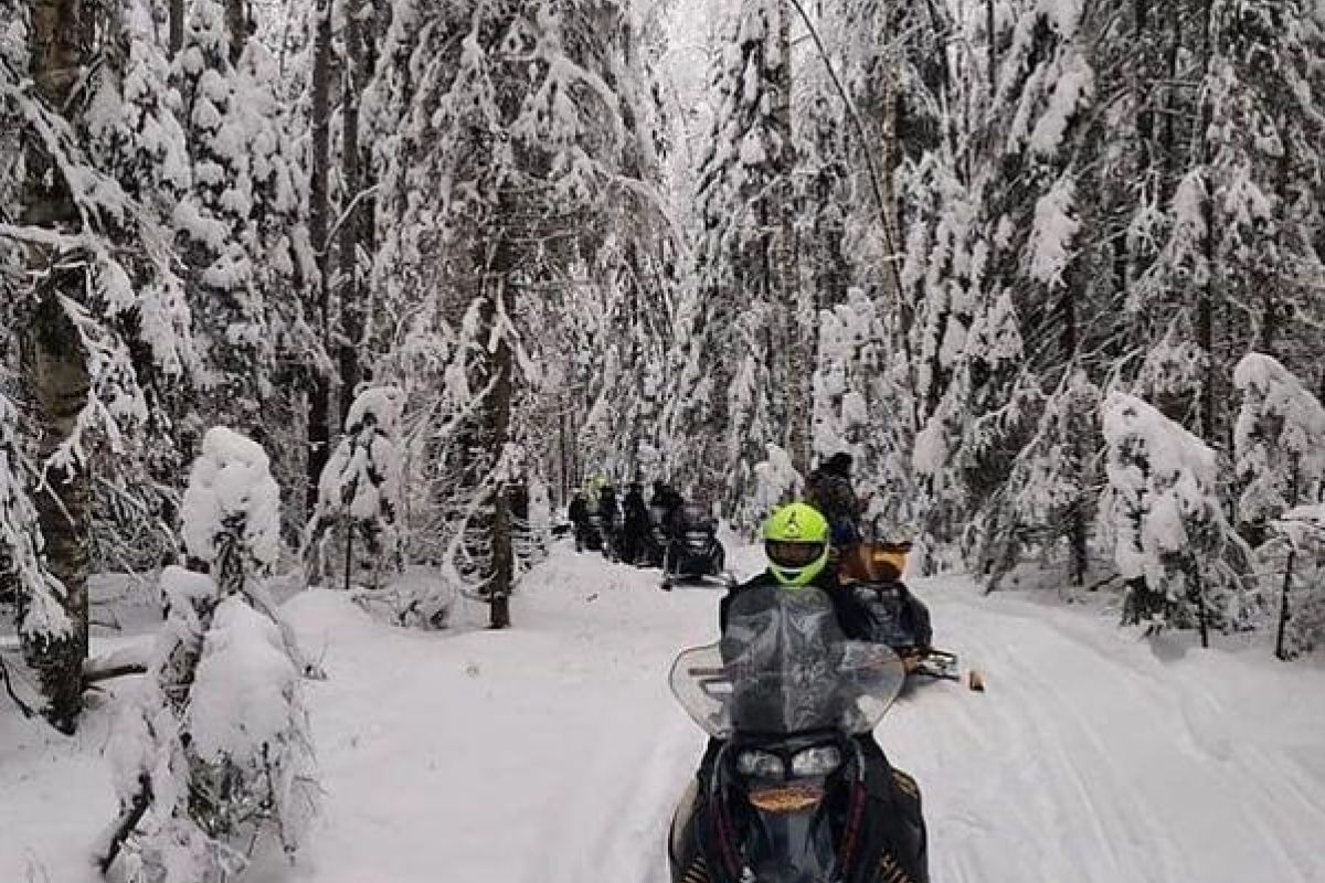 Сафари на снегоходах в Карелии