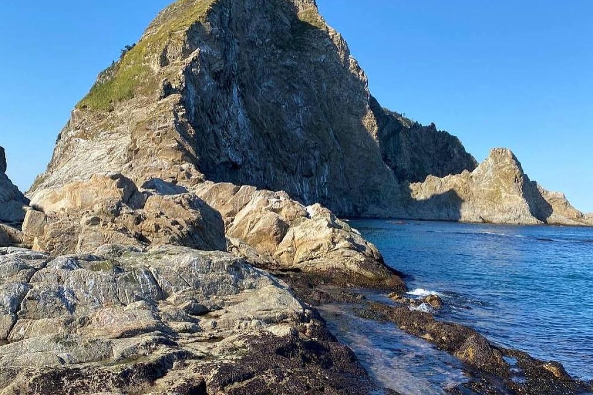 Морская прогулка на маяк Анива (Сахалин)