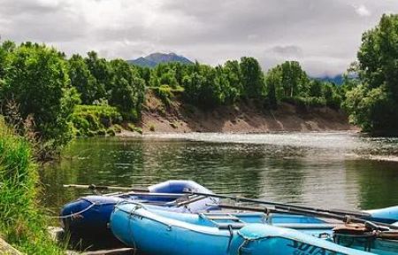 Сплав по реке Быстрая и купание в Малках (Камчатка, экскурсия)