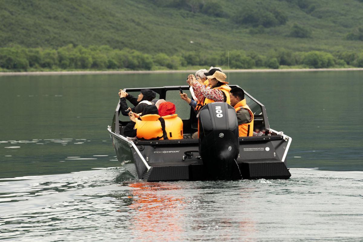 Курильское озеро, кальдера вулкана Ксудач и Ходутка (на вертолете)