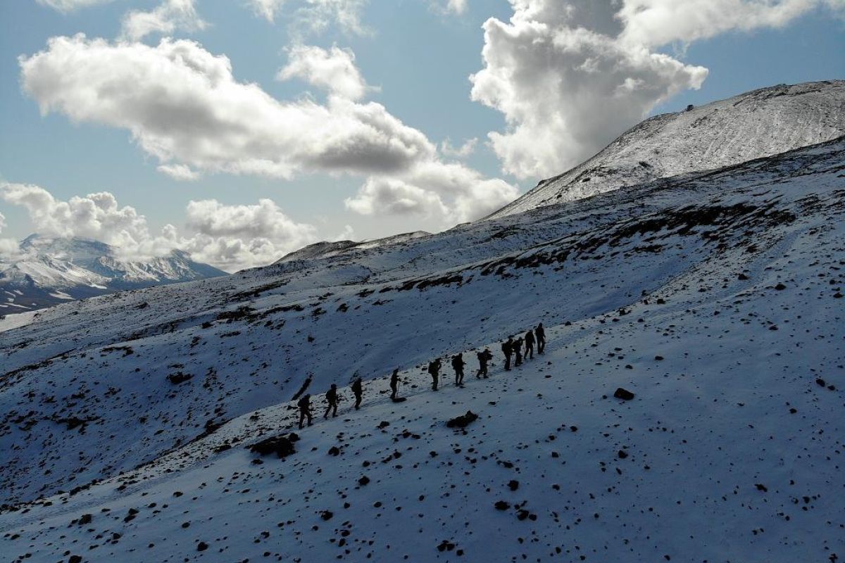 Вулкан Горелый, джип-тур, восхождение