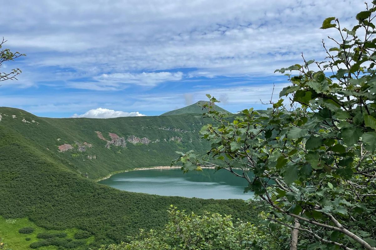 Джип-тур на озеро Толмачева. Маар Медвежья Чаша.  + Апачинские / Начикинские источники.