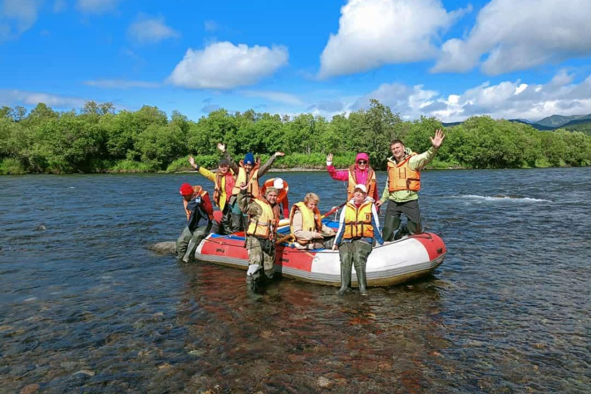 Сплаа по реке Быстрая: прогулка на рафтах, рыбалка, гастро-обед с камчатскими дикоросами + Малкинские горячие источники (1 день)