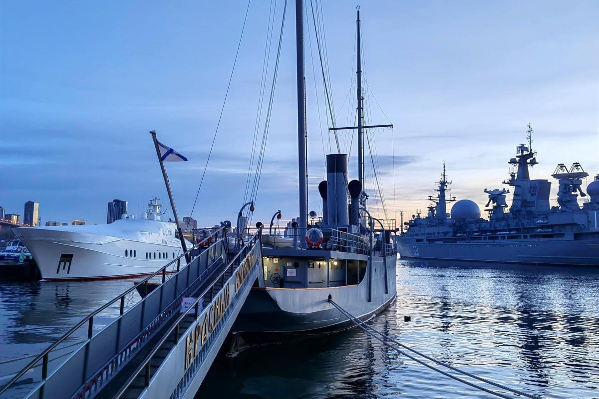 Тигры. Устрицы. Мосты. Владивосток