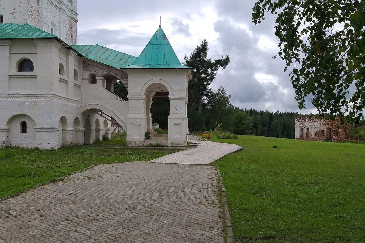 Свято-Троицкий Антониево-Сийский мужской монастырь – святая обитель по дороге на Поморье