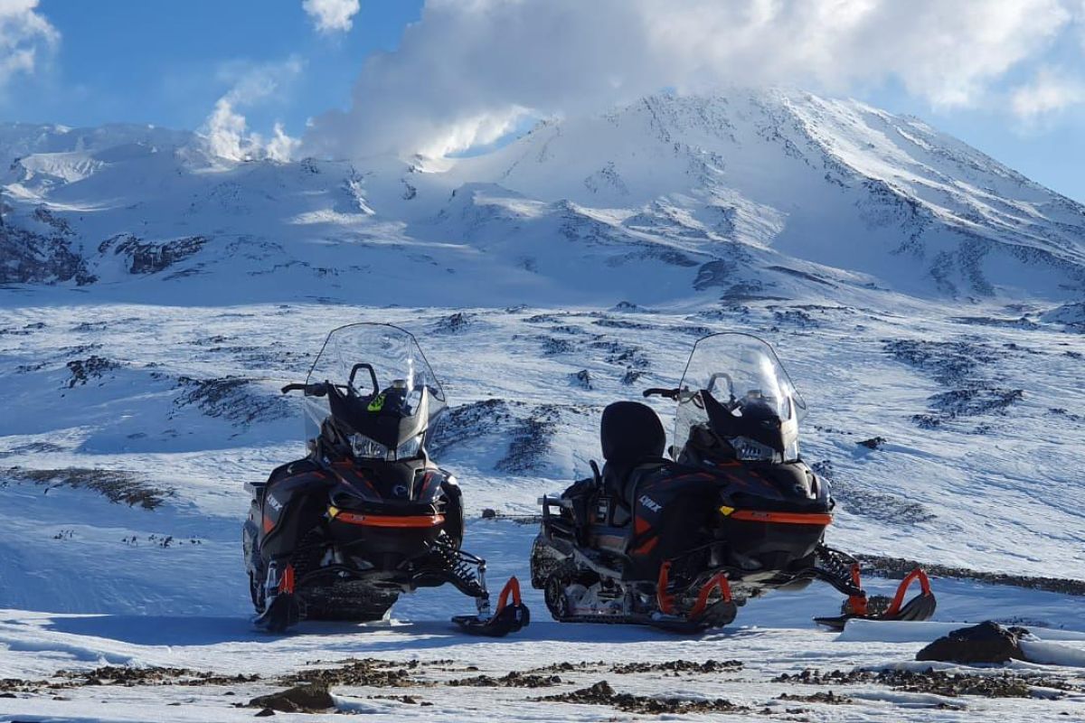 Вся мощь вулканов. Снегоходный тур повышенной комфортности