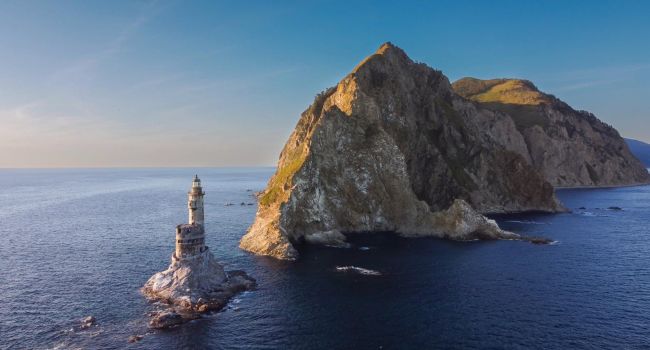 В объятиях двух морей