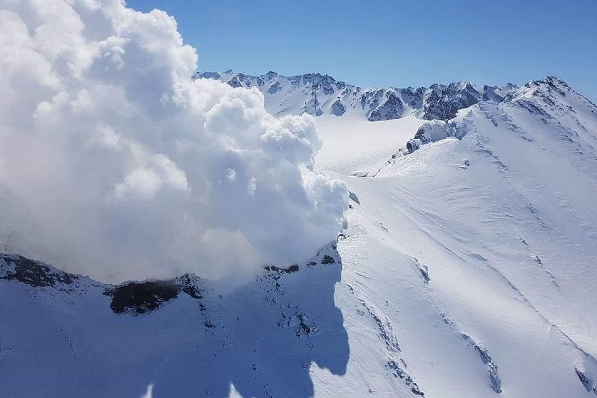 На снегоходах в «Мини Долину гейзеров»