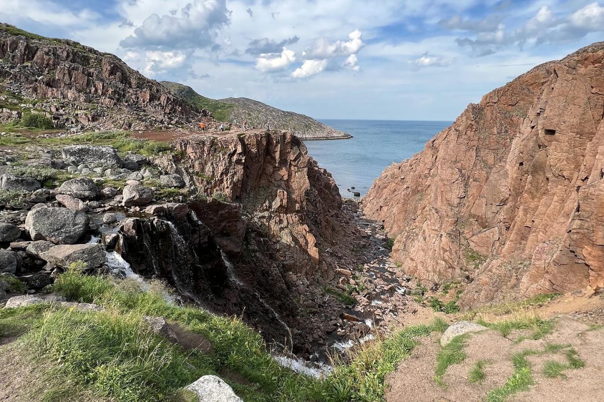 Край стихий: Киты. Океан. Горы. Водопады