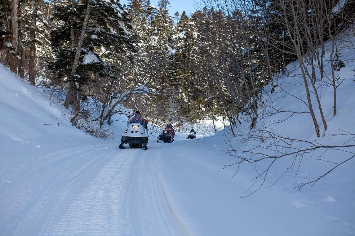 На снегоходах к мысу Евстафия (Сахалин)