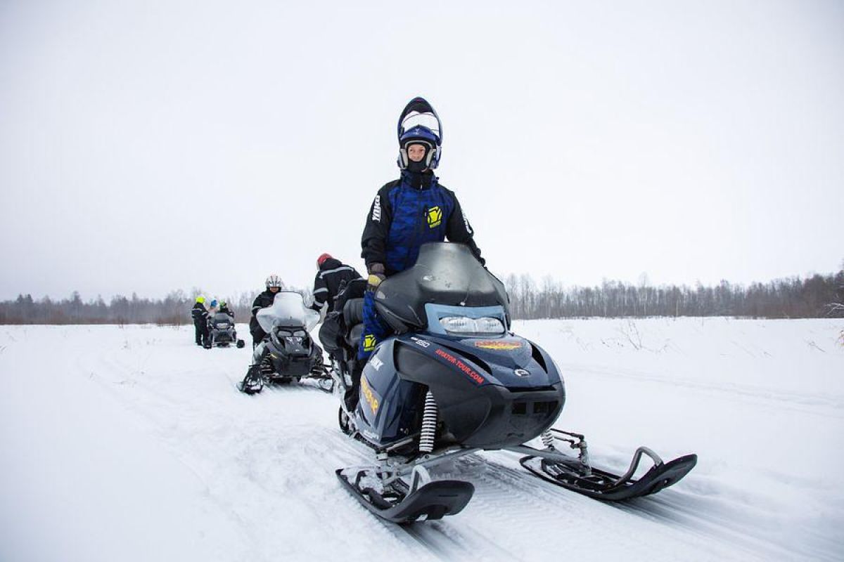 Путешествие на снегоходах на Вулкан Гирвас