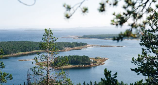 Край двух морей, загадок и северного сияния