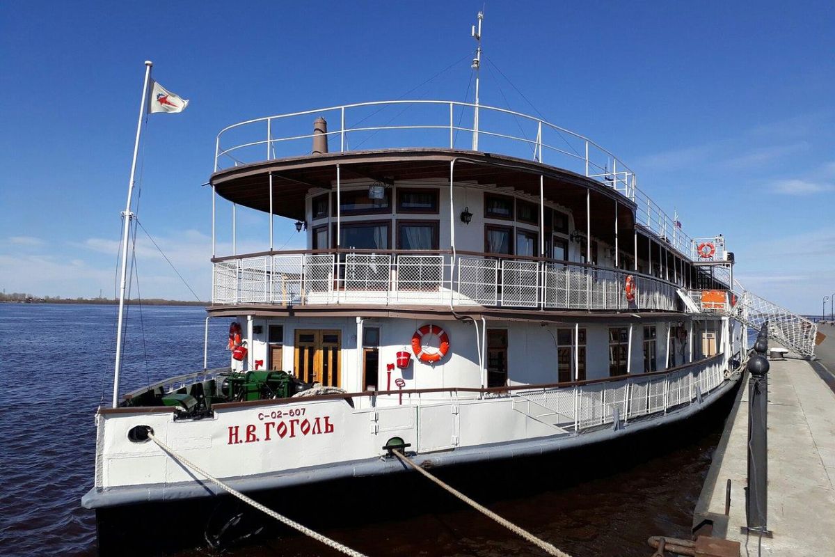 Прогулочный двухчасовой рейс на пароходе "Н.В.Гоголь"