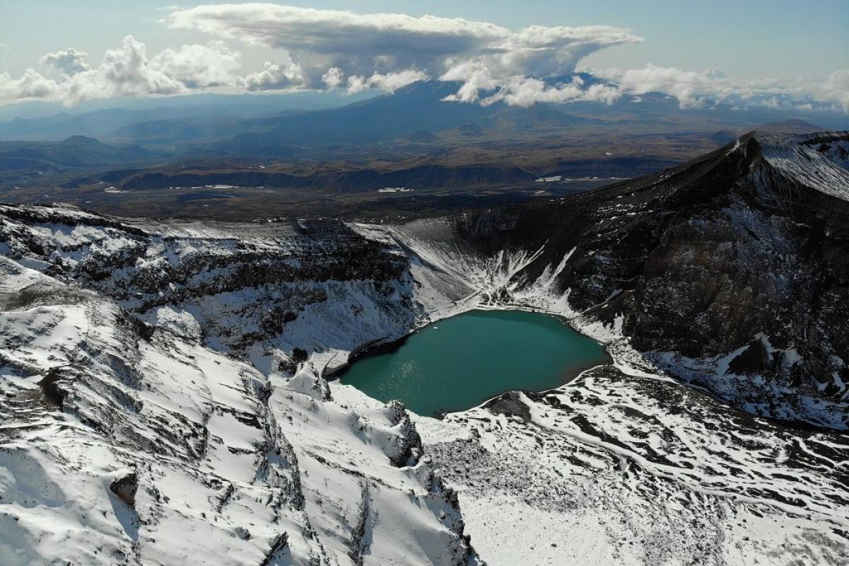 Вулкан Горелый, джип-тур, восхождение