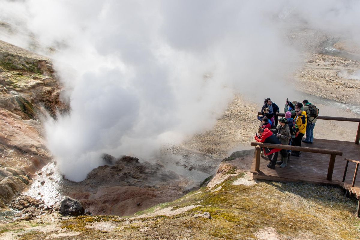 Вертолетная экскурсия в Долину гейзеров (Кроноцкий заповедник)