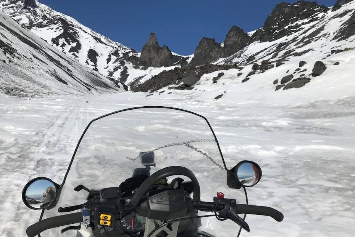 На снегоходах в «Мини Долину гейзеров»