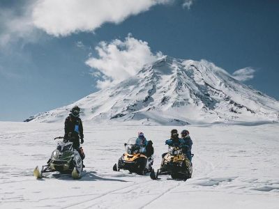 Экскурсия на снегоходе к Авачинскому перевалу (экструзия Верблюд)