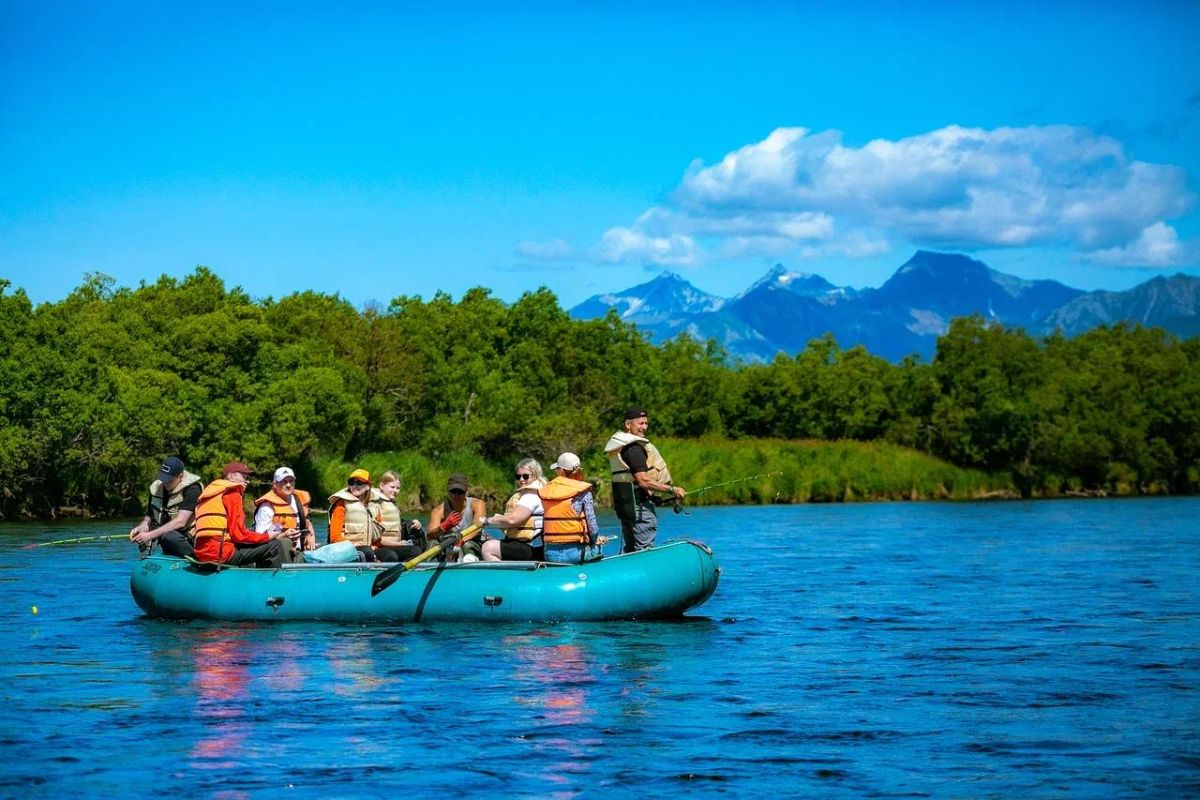 Сплав по реке Быстрая и купание в Малках (Камчатка, экскурсия)