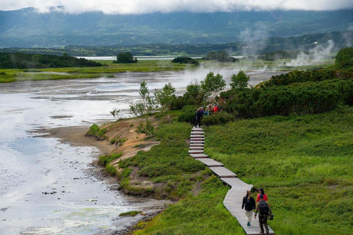 Вертолетная экскурсия в Долину гейзеров (Кроноцкий заповедник)