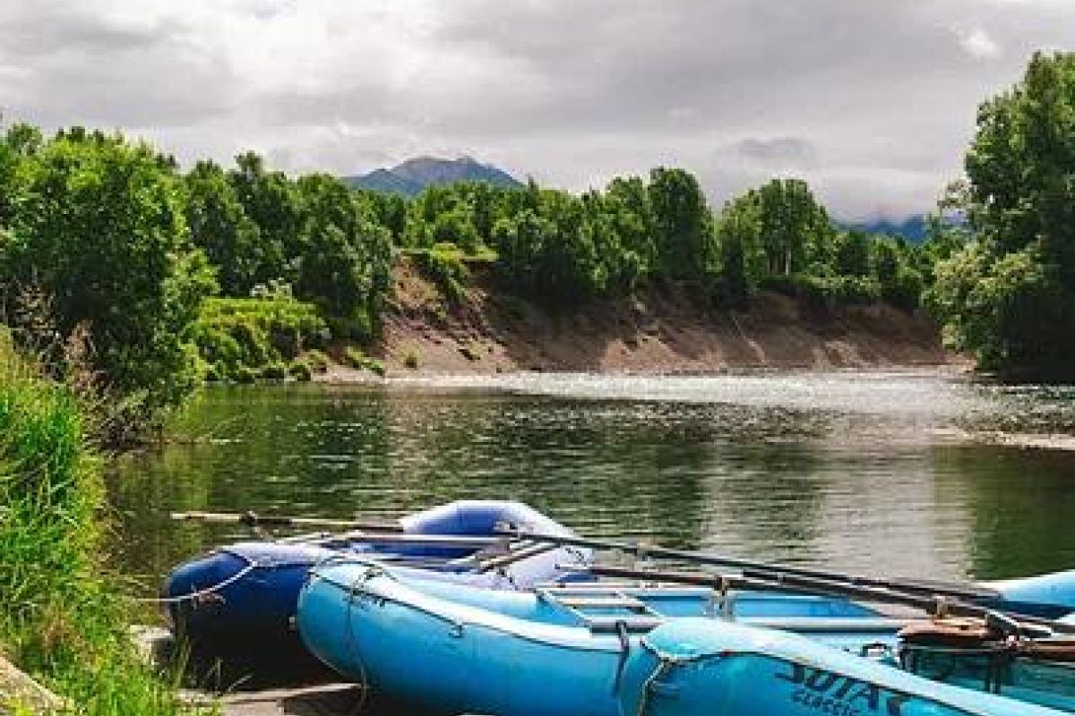 Сплав по реке Быстрая и купание в Малках (Камчатка, экскурсия)