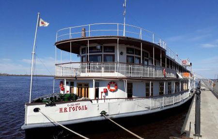 Прогулочный двухчасовой рейс на пароходе "Н.В.Гоголь"