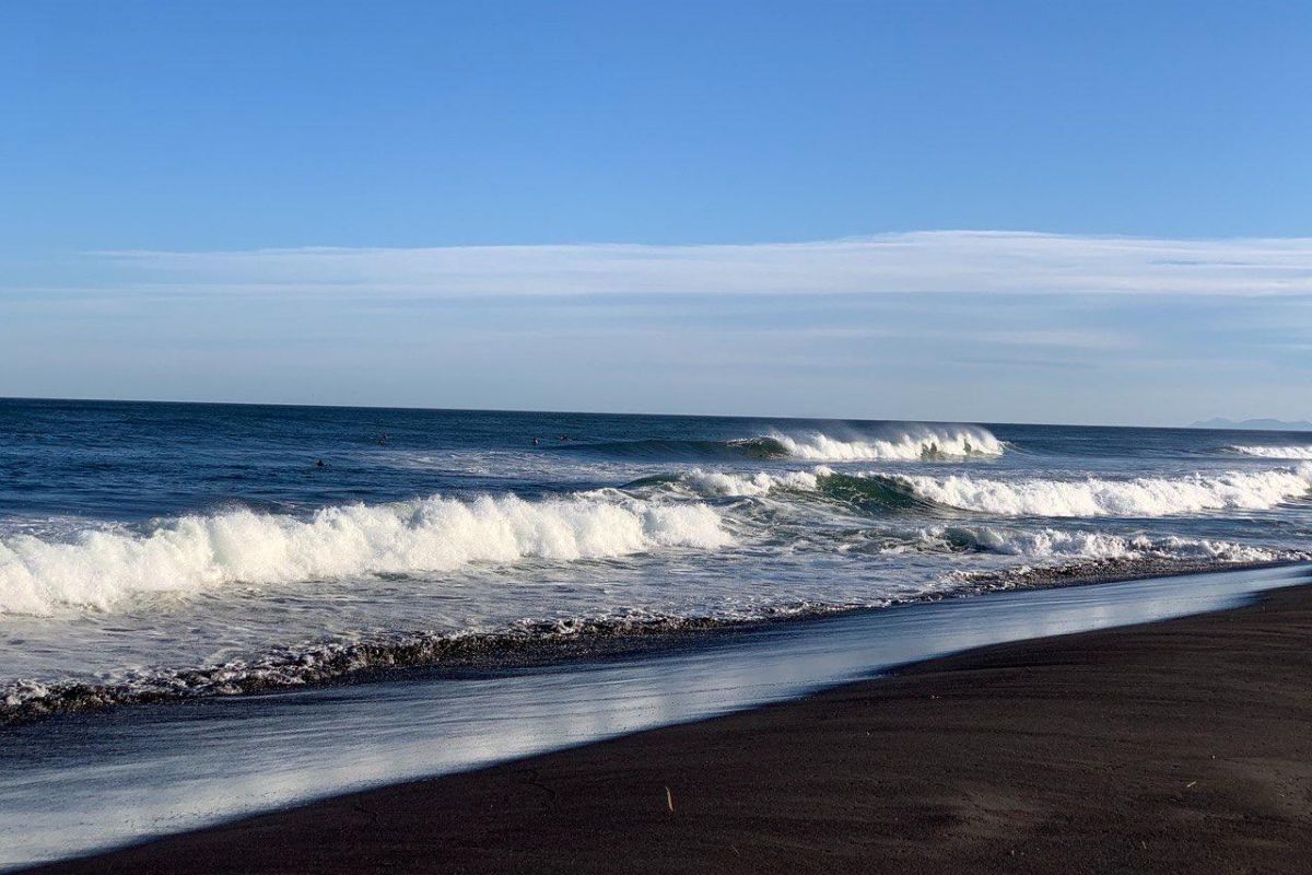 Джип-тур на мыс Маячный, скалы «Три Брата».  Халактырский пляж.