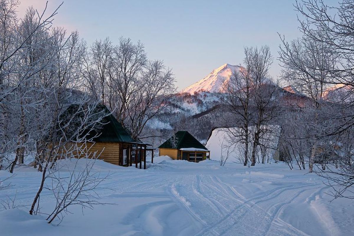 Путешествие на снегоходах в природный парк «Налычево»