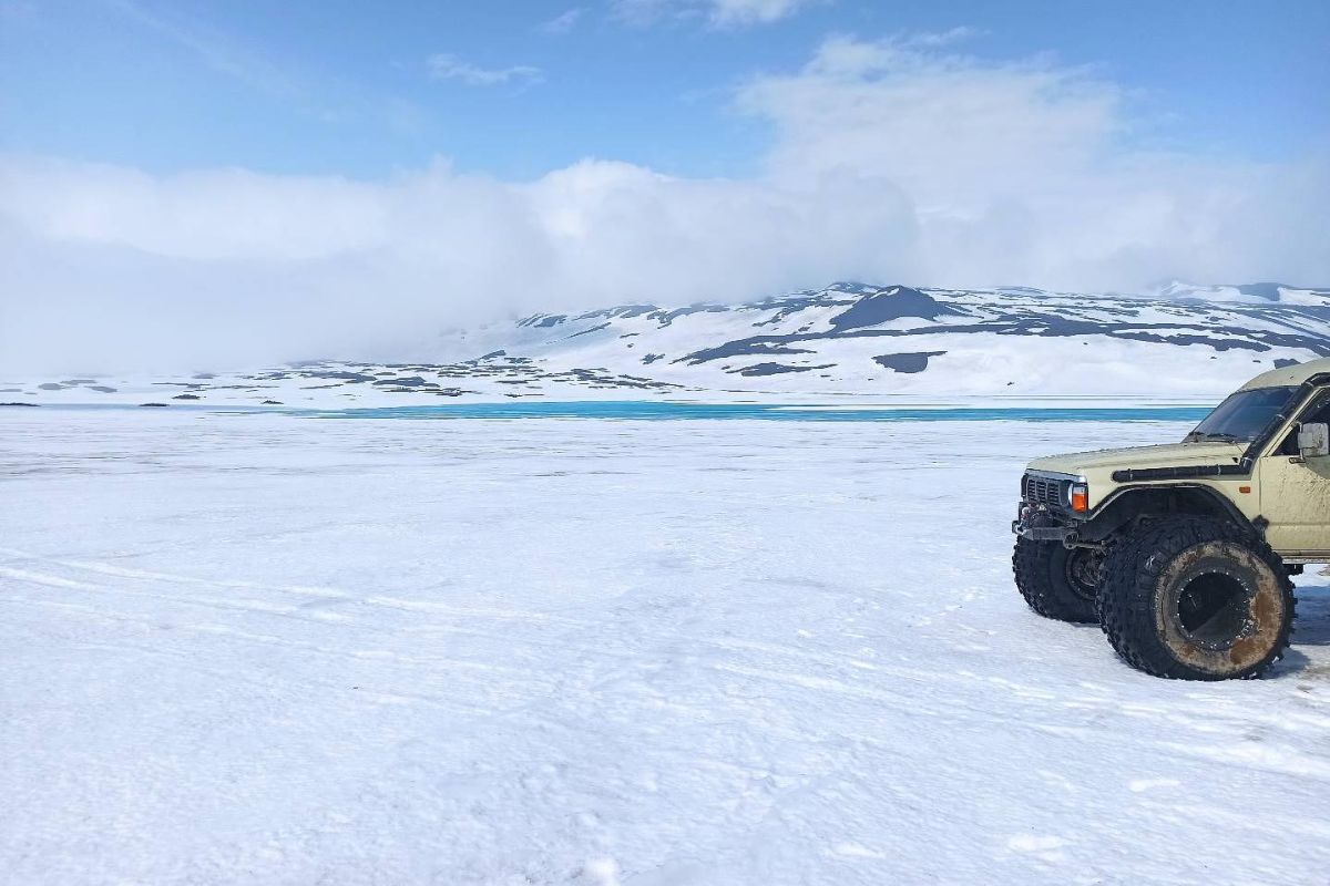 Джип-тур в Долину Не Гейзеров (Дачные источники) в Июне