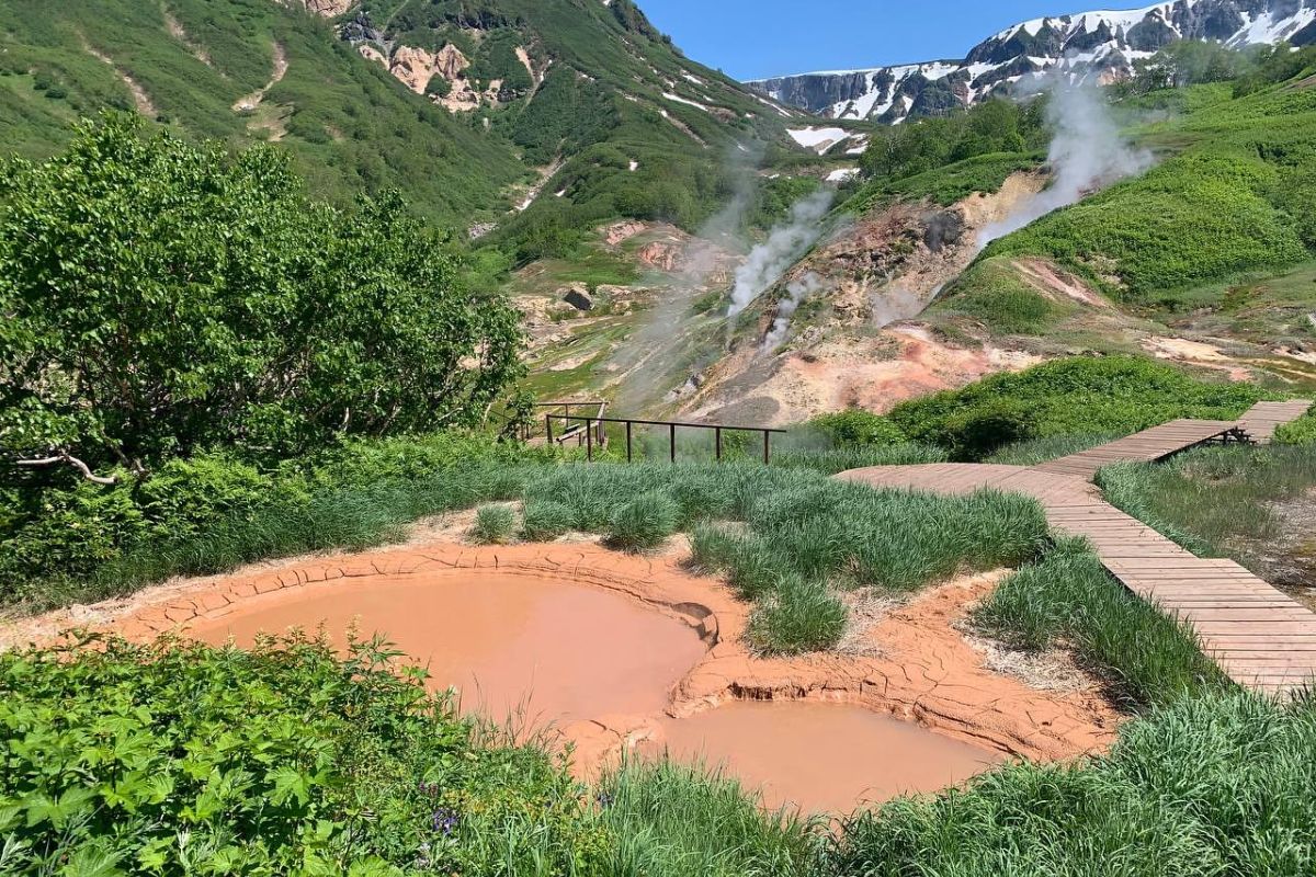 Вертолетная экскурсия в Долину гейзеров (Кроноцкий заповедник)