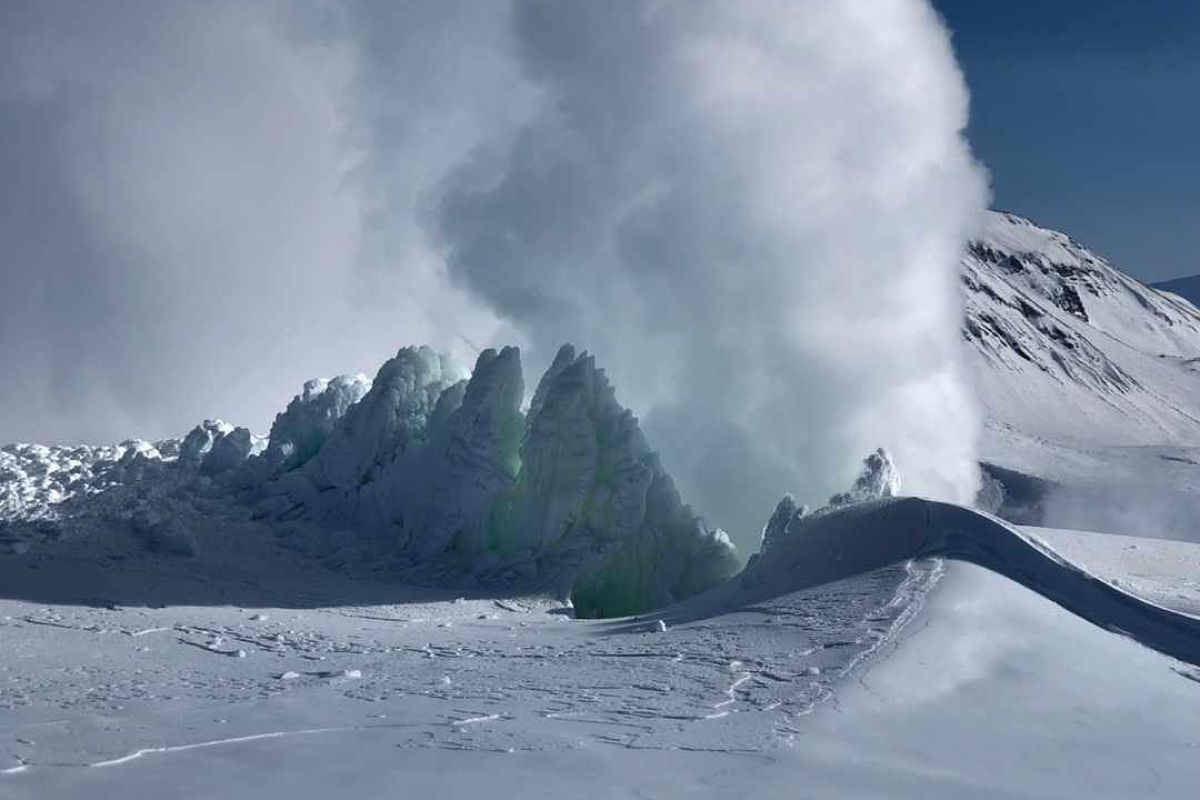 На снегоходах в «Мини Долину гейзеров»