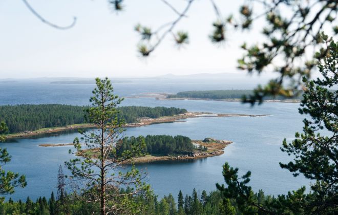 Край двух морей, загадок и северного сияния