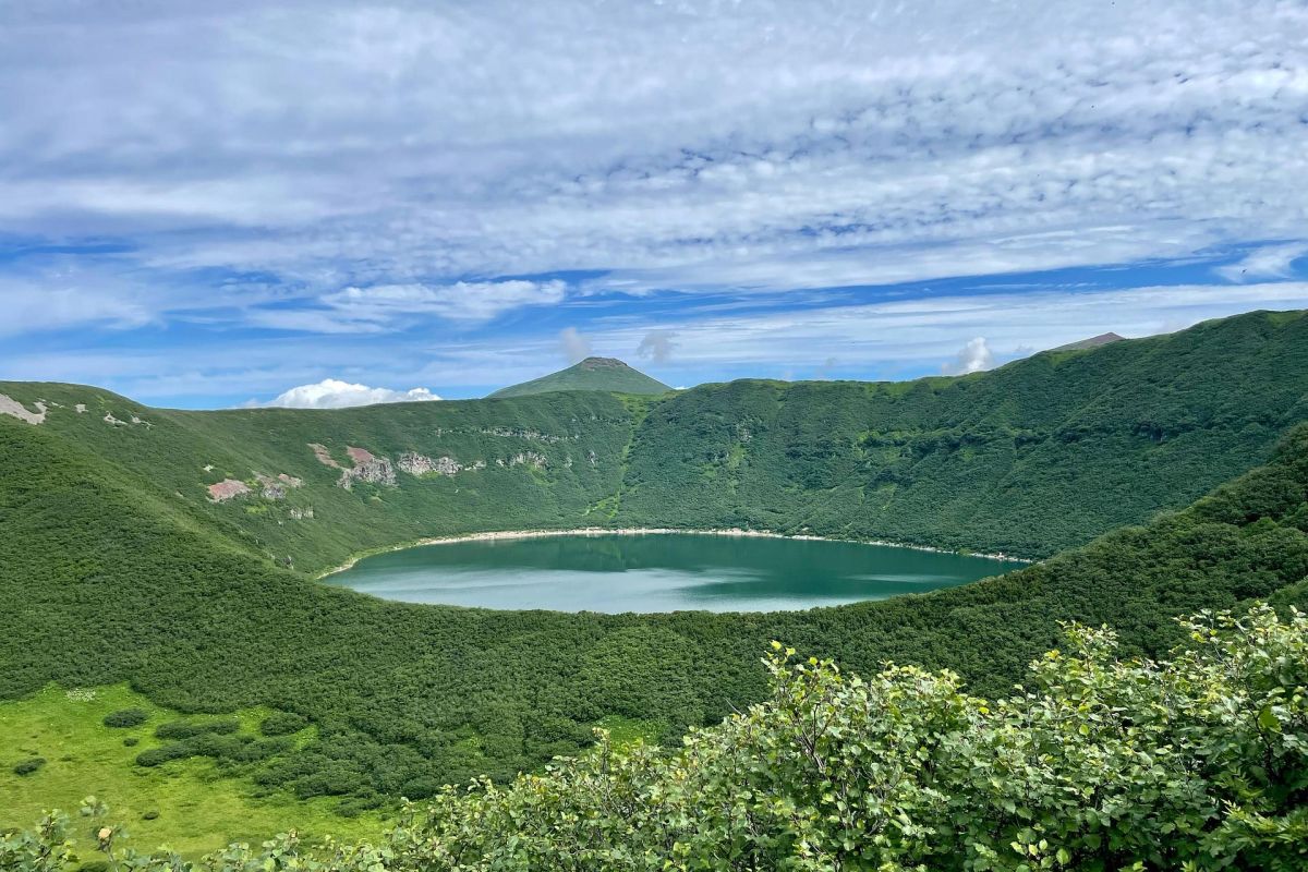 Джип-тур на озеро Толмачева. Маар Медвежья Чаша.  + Апачинские / Начикинские источники.