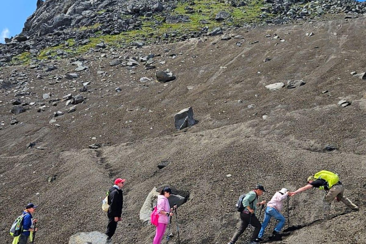 Джип-тур к подножию Авачинского вулкана и к Халактырскому пляжу