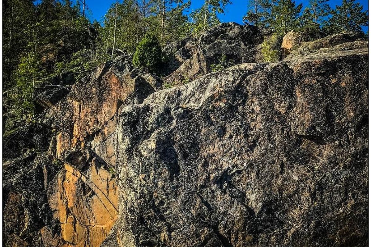 Жемчужина Приладожья: Ладожские шхеры, Сортавала, водопад Белые Мосты (Юканкоски)