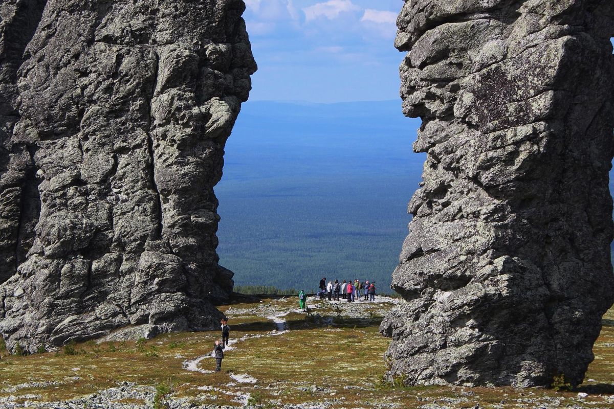 Вертолетная экскурсия на Маньпупунёр