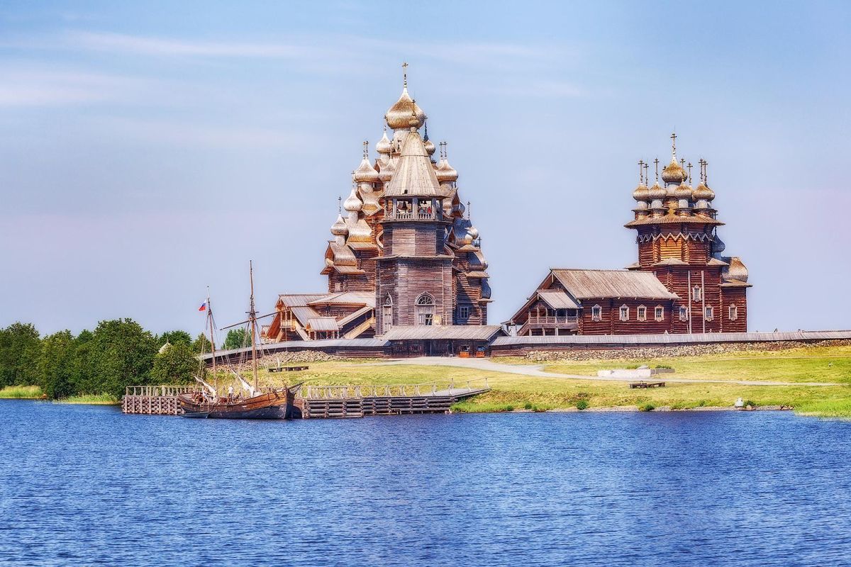 «Карельская феерия: Рускеала, Петрозаводск, Кижи» старт из Санкт-Петербурга