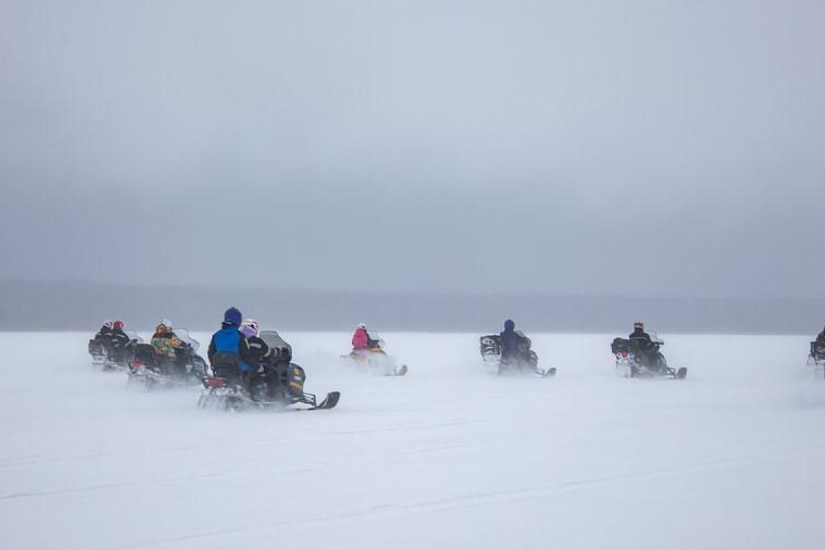 Путешествие на снегоходах на Вулкан Гирвас