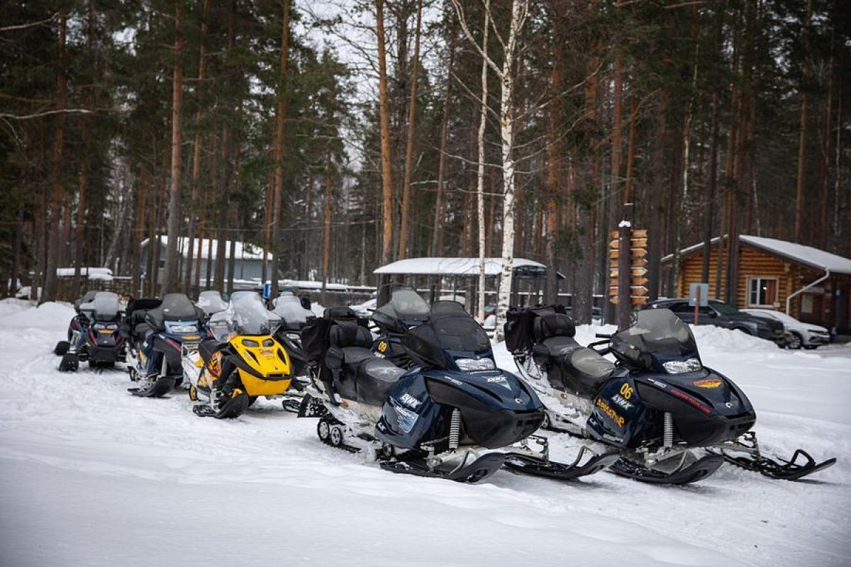 Путешествие на снегоходах на Вулкан Гирвас