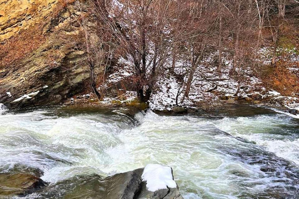 Быковские пороги и мыс Острый (Сахалин)