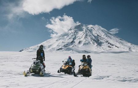 Экскурсия на снегоходе к Авачинскому перевалу (экструзия Верблюд)