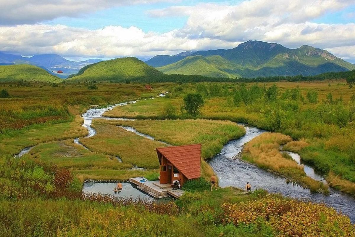 Долина гейзеров и Налычевские горячие источники (вертолет)
