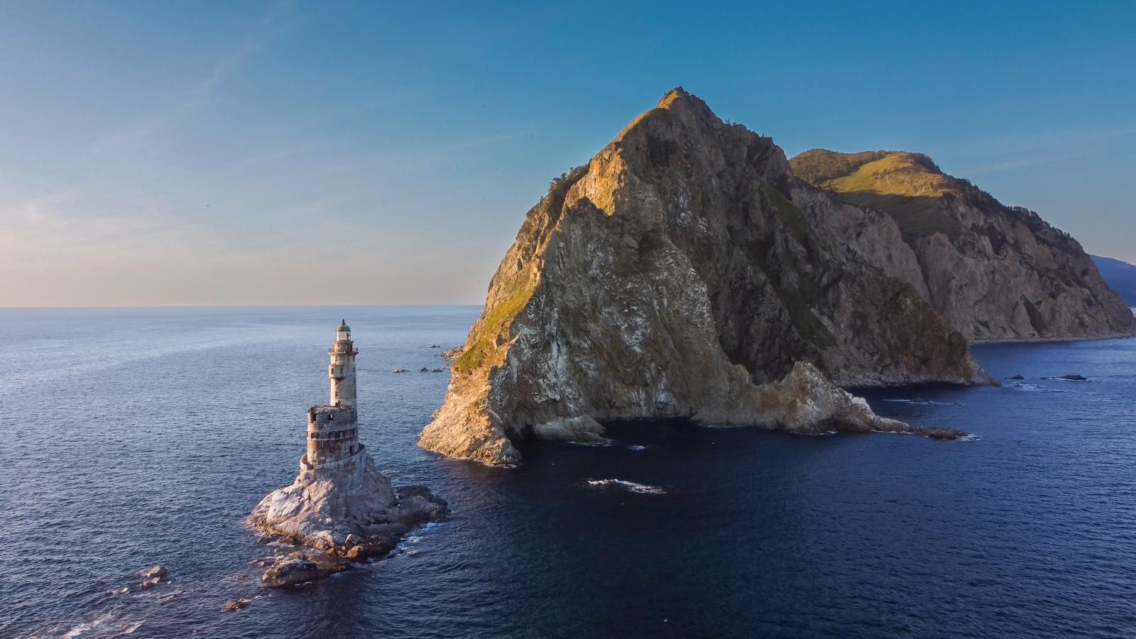 В объятиях двух морей