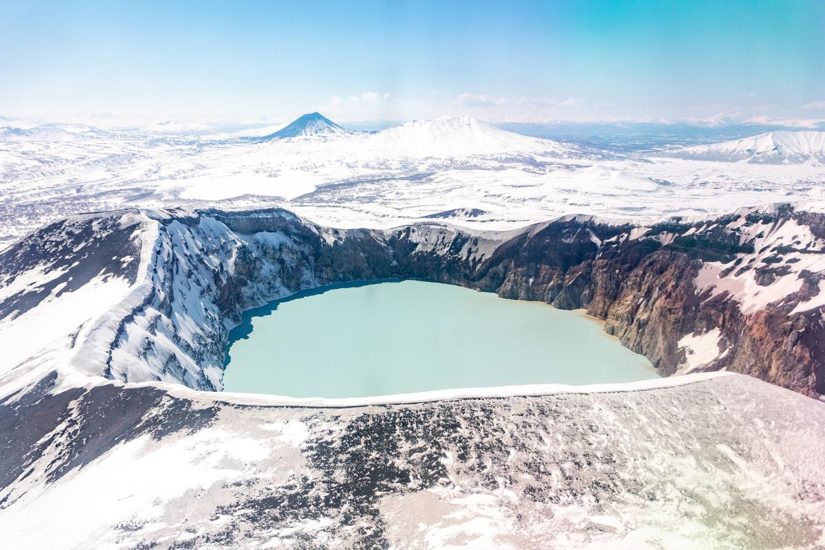Вертолетная экскурсия в Долину гейзеров (Кроноцкий заповедник)